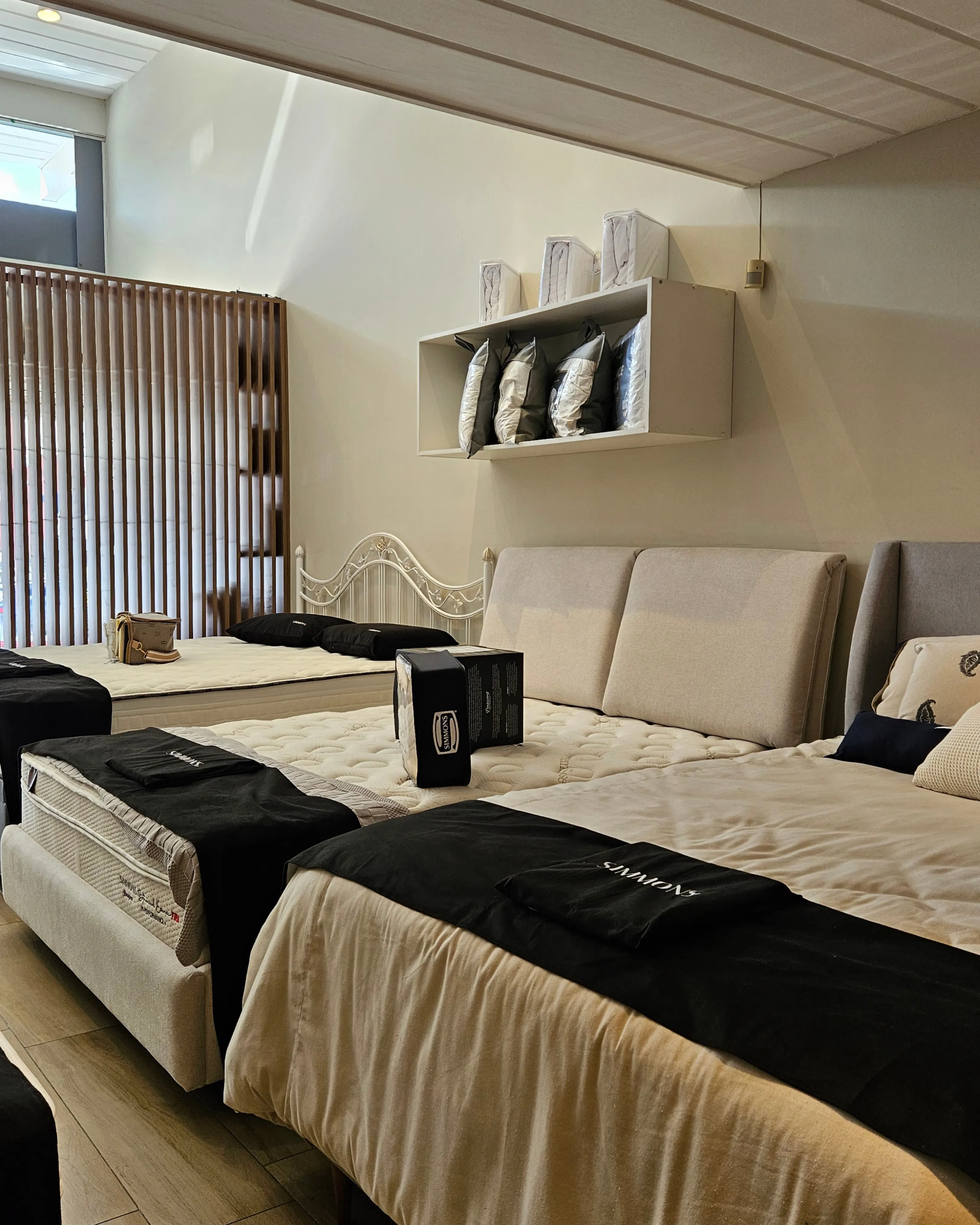 Showroom 2